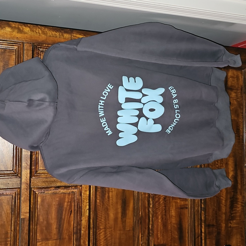 WHITE FOX Nwts Womens Hoodie. Sz XXS/XS. VOLCANIC! Puffy Letters!